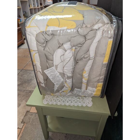 Madison Park Lola 7 Pieces California King Comforter Set Yellow Gray NEW - Picture 7 of 16